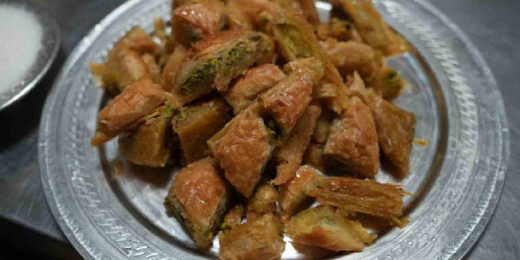 İsrafı önlemek için yapıldı çok sevildi: Gaziantep’in yeni lezzeti ‘Baklavalı helva’ 3